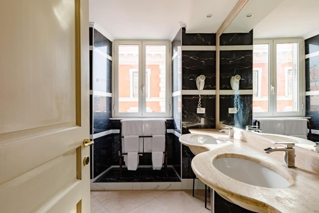 41 Nazionale Suite 41 Rom Exteriör bild